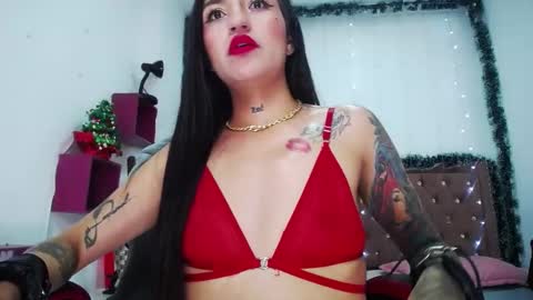 AMELIEROUS .. see you tomorrow  kisses online show from December 31, 9:39 pm