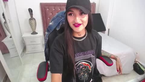 AMELIEROUS .. see you tomorrow  kisses online show from January 14, 4:50 pm