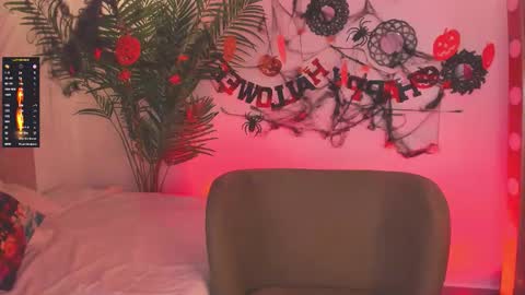 Snapshot of ameliie_brown chatting on October 14, 2:45 am Amelie online show from October 14, 2:45 am
