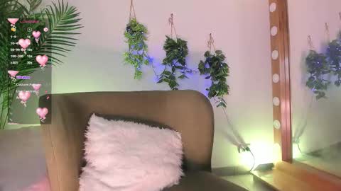 Amelie online show from March 8, 12:30 am