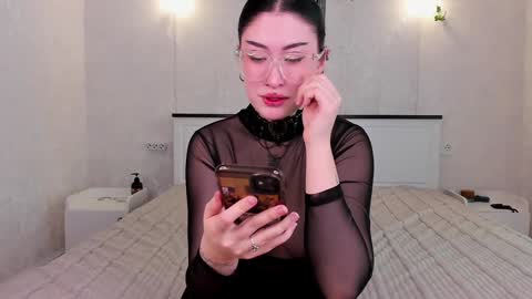 Snapshot of ameliya_sun chatting on January 27, 4:41 am Aylin online show from January 27, 4:41 am
