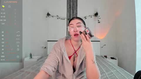 Snapshot of ameliya_sun chatting on February 16, 4:42 am Aylin online show from February 16, 4:42 am