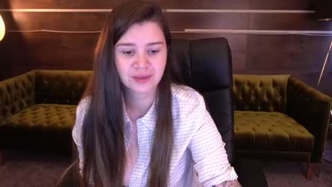 amellymillyy online show from September 28, 5:46 am