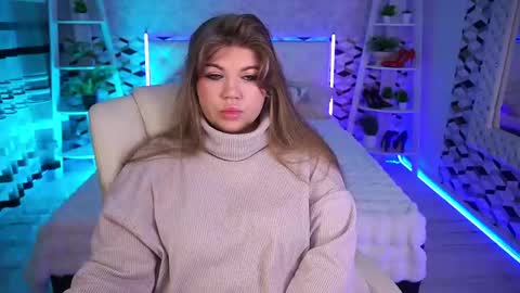 Snapshot of amellywhite chatting on May 10, 12:43 pm Alina online show from May 10, 12:43 pm