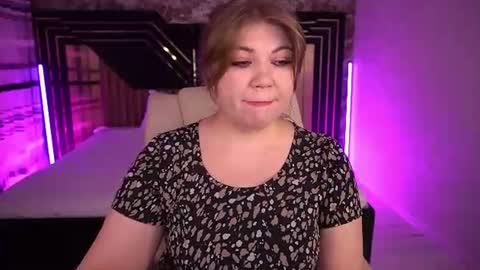 Snapshot of amellywhite chatting on June 28, 12:33 pm Alina online show from June 28, 12:33 pm