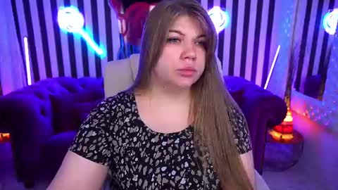 Snapshot of amellywhite chatting on July 11, 12:41 pm Alina online show from July 11, 12:41 pm