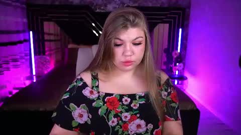 Snapshot of amellywhite chatting on July 26, 12:56 pm Alina online show from July 26, 12:56 pm