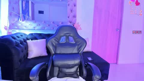          online show from March 19, 1:04 pm