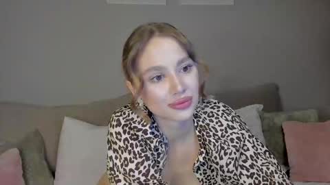 Snapshot of amelydoll18 chatting on September 19, 4:29 pm Stefa online show from September 19, 4:29 pm