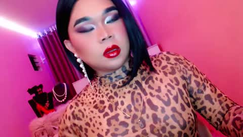 Queen Mireska online show from February 1, 2:45 pm