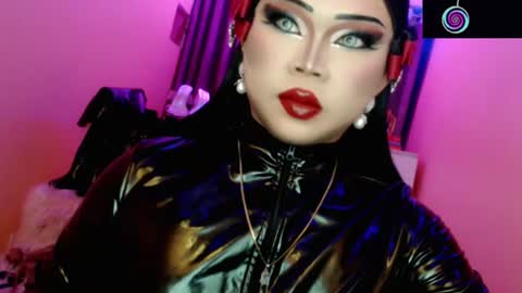 Queen Mireska online show from June 27, 2:55 pm