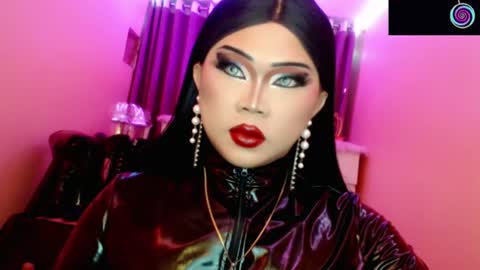 Queen Mireska online show from July 2, 3:40 pm