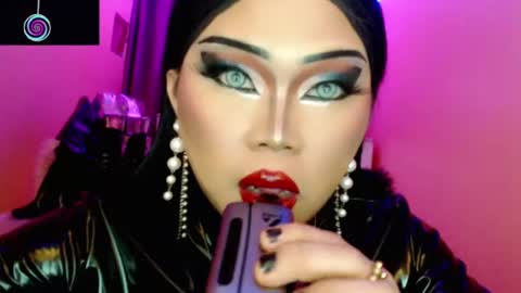 Queen Mireska online show from July 8, 5:50 pm