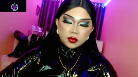 Queen Mireska online show from July 11, 1:36 pm