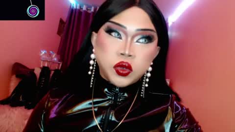 Queen Mireska online show from July 18, 1:48 pm