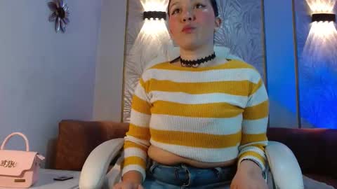 Snapshot of amie_gh chatting on September 18, 12:18 pm Amie  online show from September 18, 12:18 pm