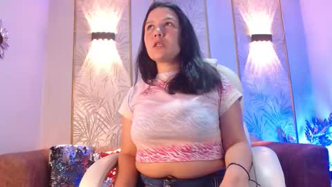 Snapshot of amie_gh chatting on September 22, 11:23 am Amie  online show from September 22, 11:23 am