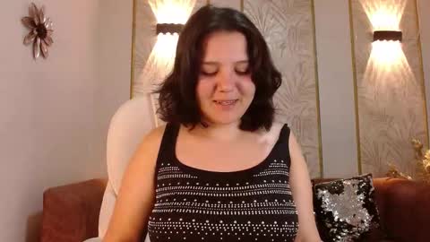 Snapshot of amie_gh chatting on October 16, 11:33 am Amie  online show from October 16, 11:33 am