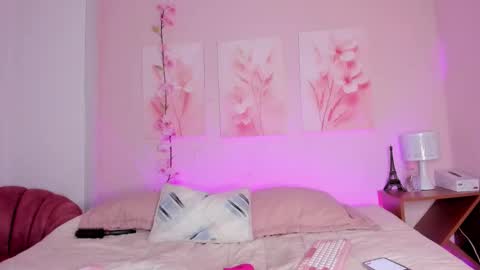 AmiiClark  online show from March 23, 7:18 pm