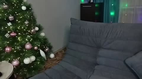 Mila online show from December 29, 2:52 pm