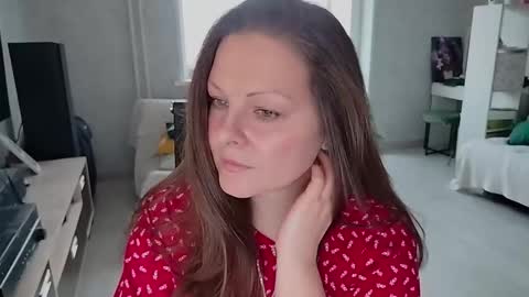 Mila online show from November 13, 7:51 am