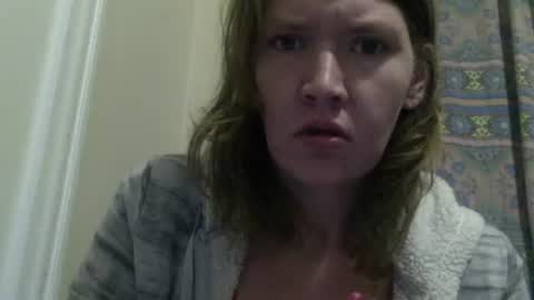 Snapshot of amileadivinestar0987 chatting on December 18, 8:20 am amileadivinestar0987 online show from December 18, 8:20 am