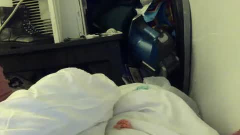 Snapshot of amileadivinestar0987 chatting on December 19, 2:13 pm amileadivinestar0987 online show from December 19, 2:13 pm