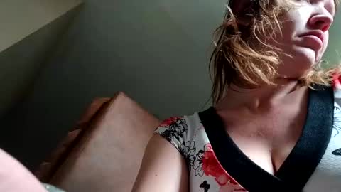 Snapshot of amileadivinestar0987 chatting on December 25, 3:28 pm amileadivinestar0987 online show from December 25, 3:28 pm