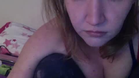 amileamariestar online show from December 10, 1:32 am