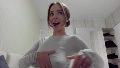 Snapshot of aminaswan_ chatting on June 26, 10:14 pm Kristina online show from June 26, 10:14 pm