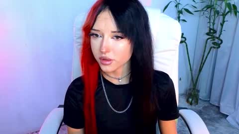 Snapshot of amiraaa__ chatting on February 4, 1:39 pm online show from February 4, 1:39 pm