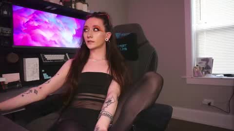   Am-er-in online show from April 10, 11:31 pm