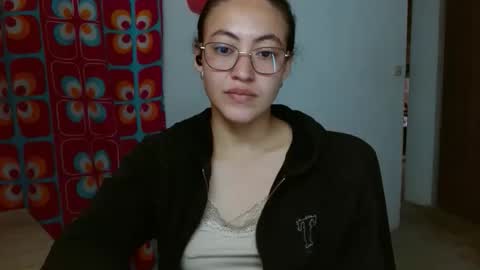 amitlu_ online show from November 6, 3:13 pm