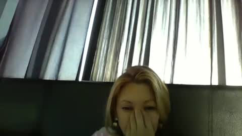 Snapshot of ammber3 chatting on June 10, 11:31 am Paula D online show from June 10, 11:31 am