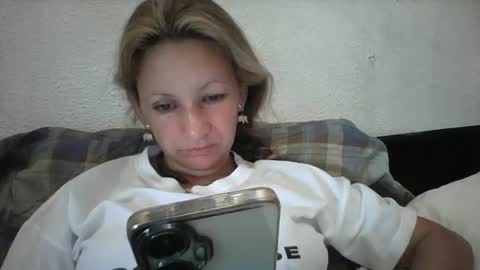 Snapshot of ammber3 chatting on July 15, 5:45 am Paula D online show from July 15, 5:45 am