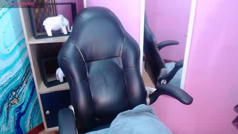 IM AMMY online show from December 18, 4:57 pm