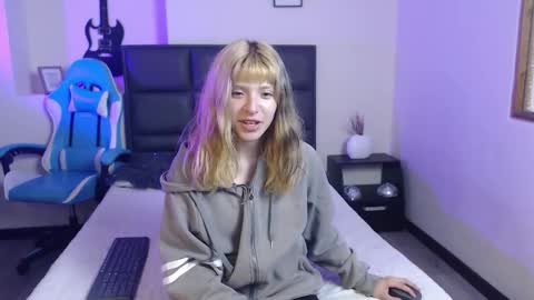 Snapshot of amnesiia_ chatting on October 13, 5:13 pm Amnesia online show from October 13, 5:13 pm