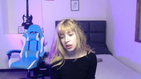 Snapshot of amnesiia_ chatting on October 20, 12:27 pm Amnesia online show from October 20, 12:27 pm