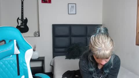 Amnesia online show from November 5, 1:00 pm