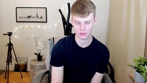 Snapshot of amor__boy chatting on November 1, 5:04 pm Andrew Amor online show from November 1, 5:04 pm