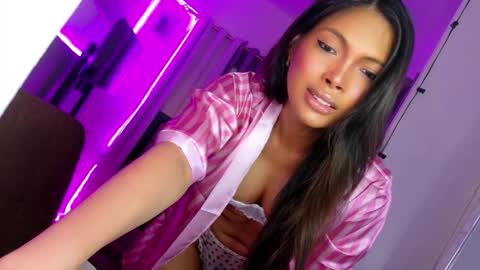 Snapshot of amor_prinsesa chatting on October 30, 6:59 am Prinsesa online show from October 30, 6:59 am