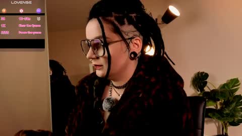 Snapshot of amorefae chatting on April 1, 11:13 pm amore online show from April 1, 11:13 pm