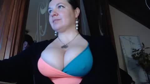 Snapshot of amorelara chatting on December 5, 8:55 am amorelara online show from December 5, 8:55 am