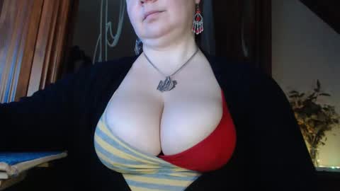 Snapshot of amorelara chatting on February 2, 6:58 am amorelara online show from February 2, 6:58 am