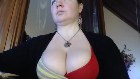 Snapshot of amorelara chatting on February 4, 9:17 am amorelara online show from February 4, 9:17 am