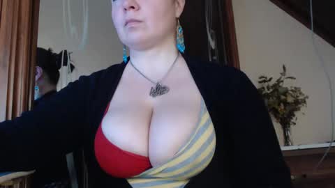 Snapshot of amorelara chatting on February 15, 8:33 am amorelara online show from February 15, 8:33 am