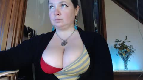 Snapshot of amorelara chatting on February 26, 12:36 pm amorelara online show from February 26, 12:36 pm