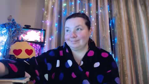 amorelara online show from February 12, 5:57 am