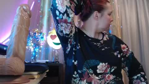 amorelara online show from May 30, 8:11 am