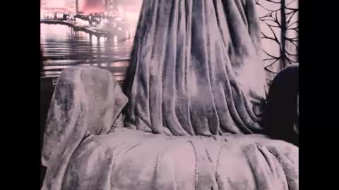 Sarah online show from January 6, 8:45 pm